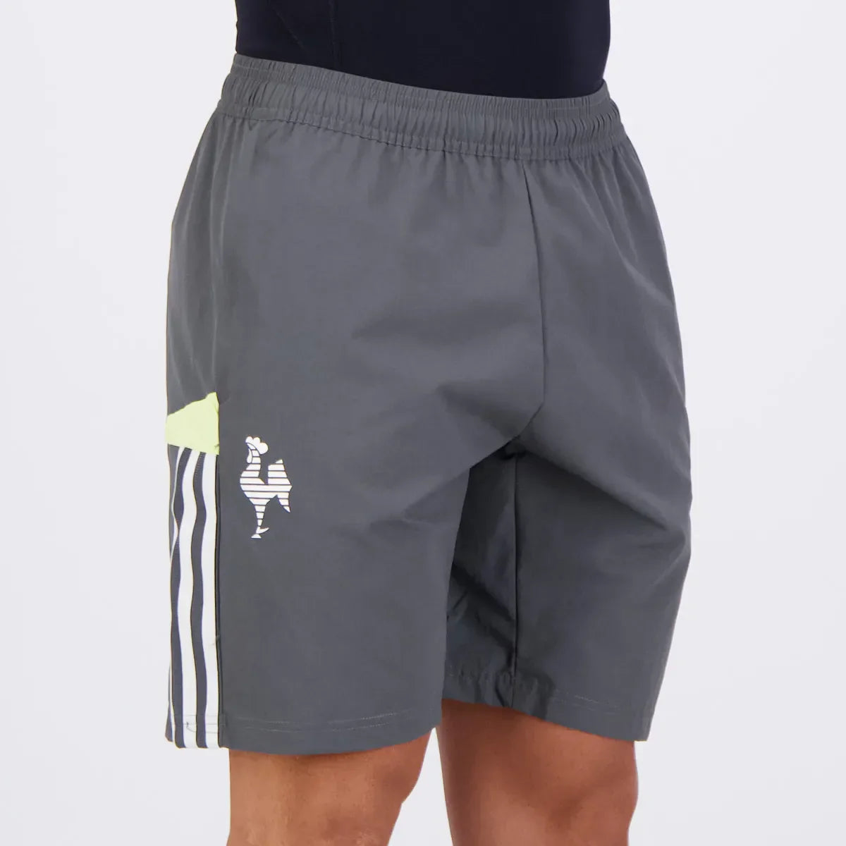 Bermuda Adidas Atlético Mineiro Viagem Cinza