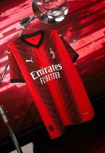 Camisa AC Milan Home 23/24 - Torcedor Puma Masculino - Paixão no Manto