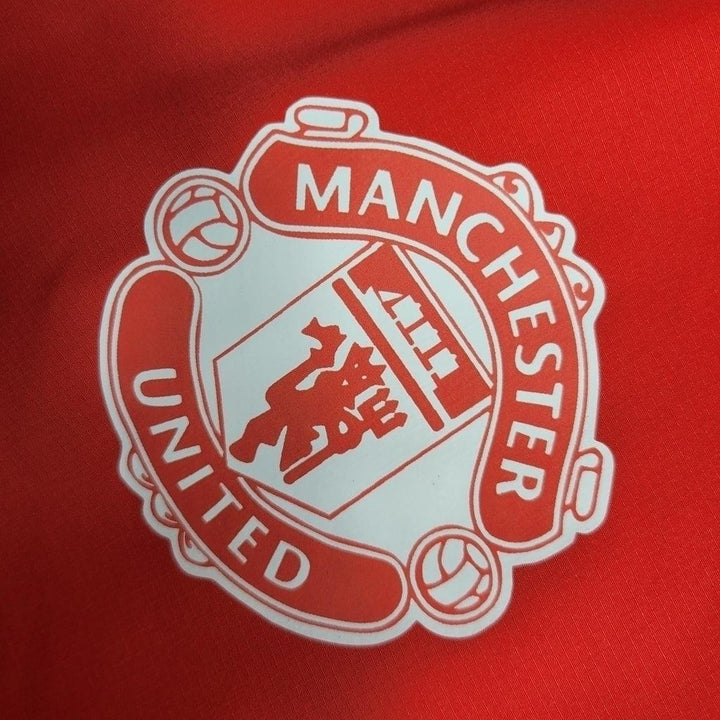 Jaqueta Corta-Vento Manchester United 23/24 Masculino Adidas - Vermelho - Paixão no Manto