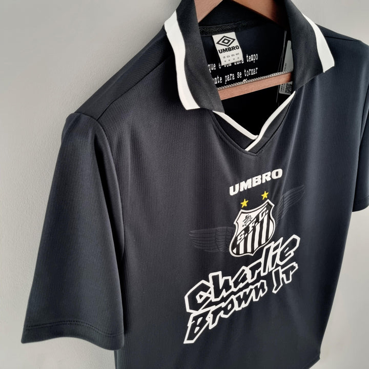 Camisa Santos Edição Especial Charlie Brown Preta 22/23 - Paixão no Manto