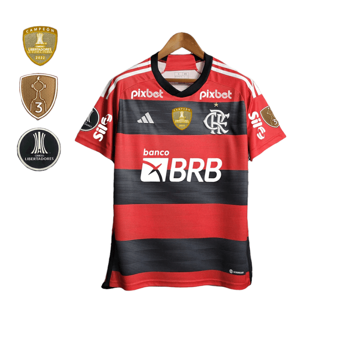 Camisa Flamengo I Patrocínios 23/24 Torcedor Masculina - Vermelho e Preto - Paixão no Manto