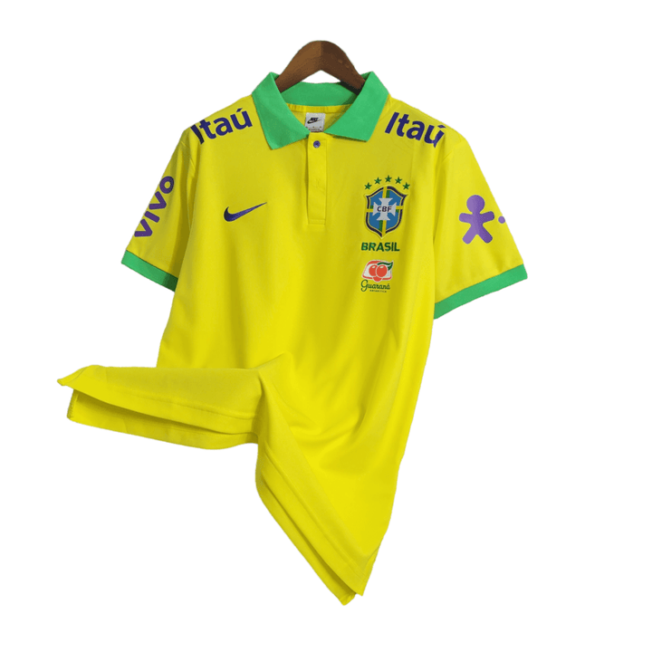 Camisa Seleção Brasileira I 22/23 Nike Torcedor Masculina - Amarela detalhes em verde - Todos os patrociníos - Paixão no Manto