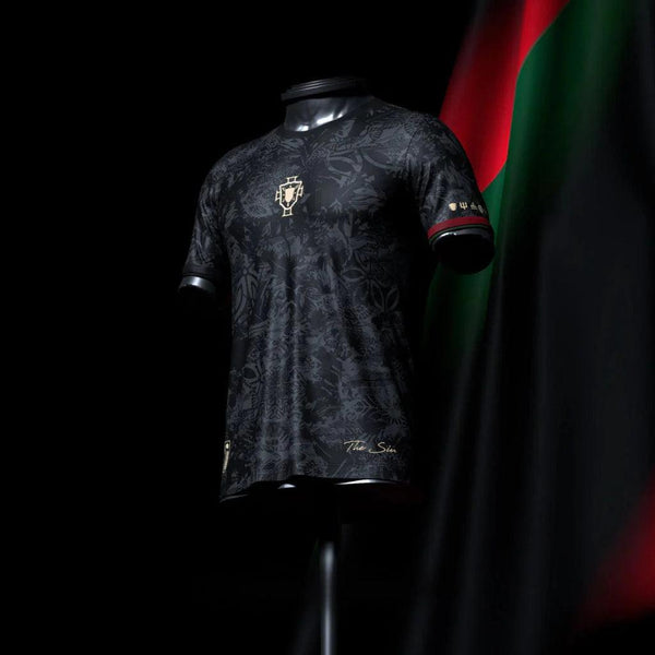 Camisa Cristiano Ronaldo "GOAT" Edição Especial - Masculino - Preto e Vermelho - Paixão no Manto