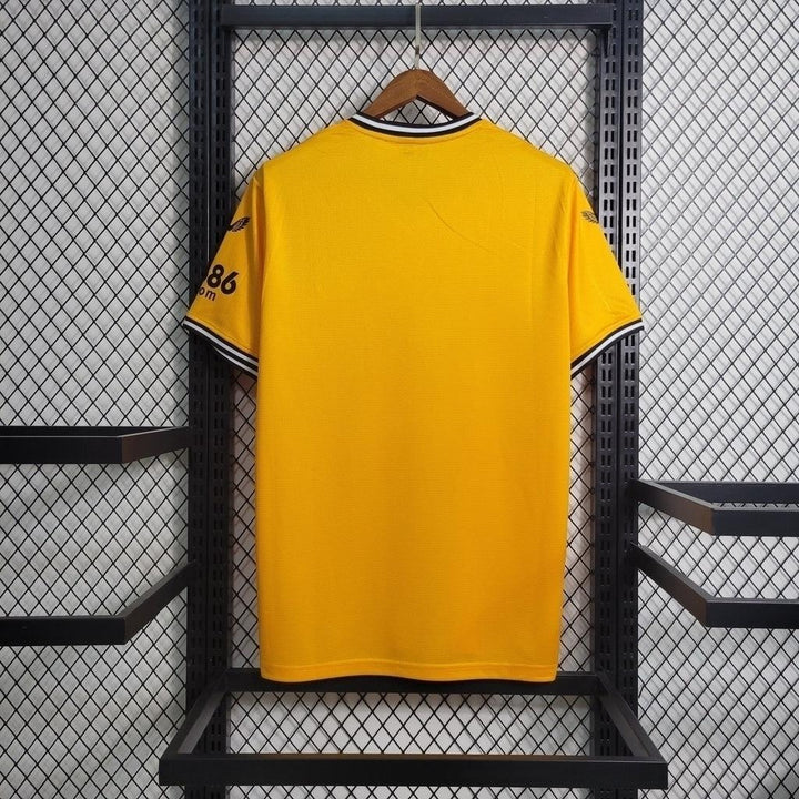 Camisa Wolves Home 23/24 - Torcedor Castore Masculina - Laranja - Paixão no Manto